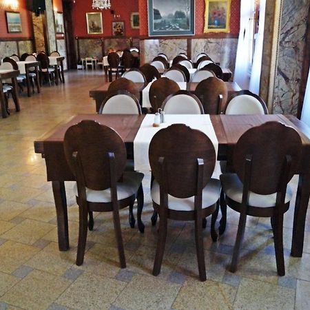 Noclegi Przy Restauracji Klemens Szczebrzeszyn Exterior foto